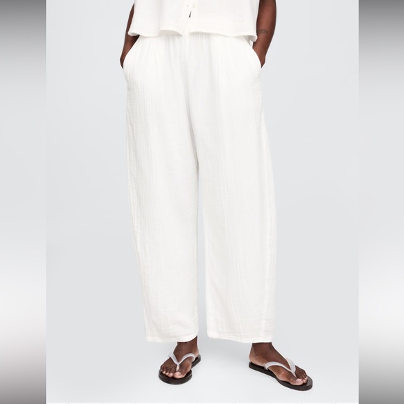 GAP Pants - NWT GAP‎ Gauze Pull on new off white pants XL
